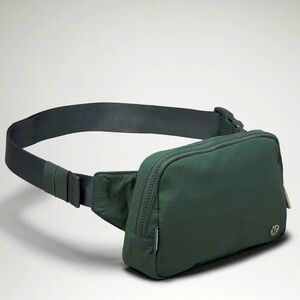 Lululemon Belt Bag Large (2L) - Dark Forest
